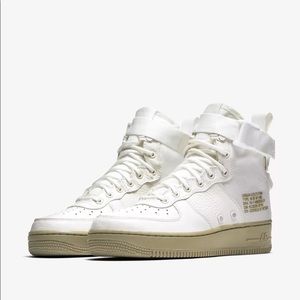 *LIMITED EDITION* Nike SF Air Force 1 Mid Sneaker